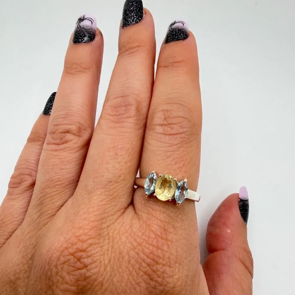 NWOT Oval cut 6x4mm Citrine and 4x6 marquise blue topaz ring in sterling silver!